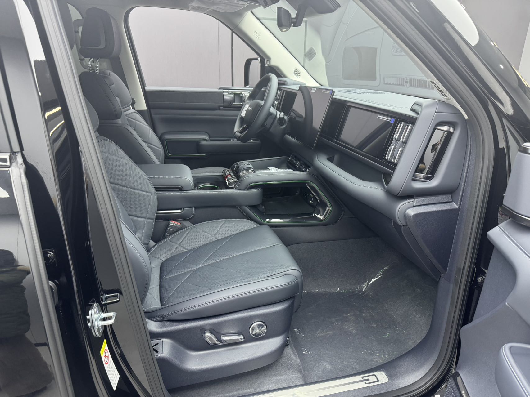 车险配置的智慧：为何说买这四种就足够？多购实为冗余，理赔员鲜少透露的真相